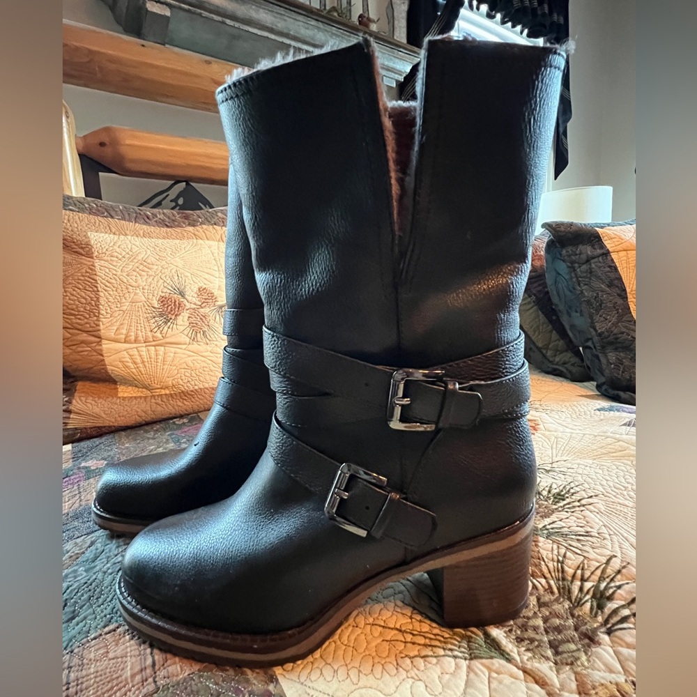 NWOT Sophie17 Womens Boots with Faux Fur Lining